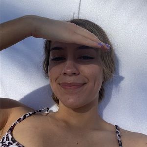 Meet your Posher, Alicia